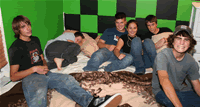 all6injakesroom.jpg (557kb)